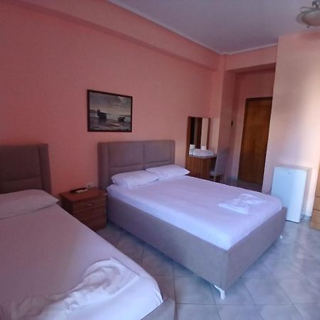 Hotel Rossi Вльора Екстер'єр фото