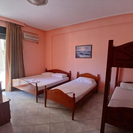 Hotel Rossi Вльора Екстер'єр фото