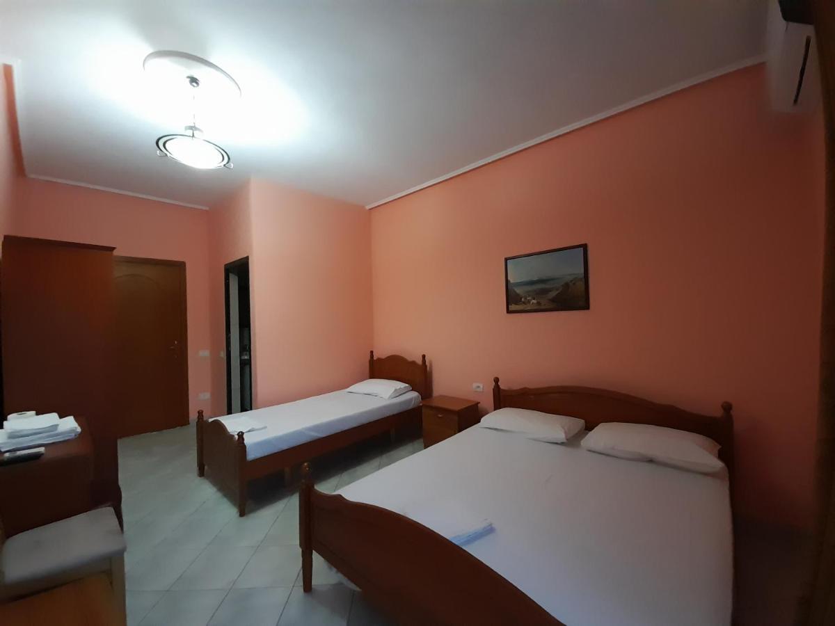 Hotel Rossi Вльора Екстер'єр фото