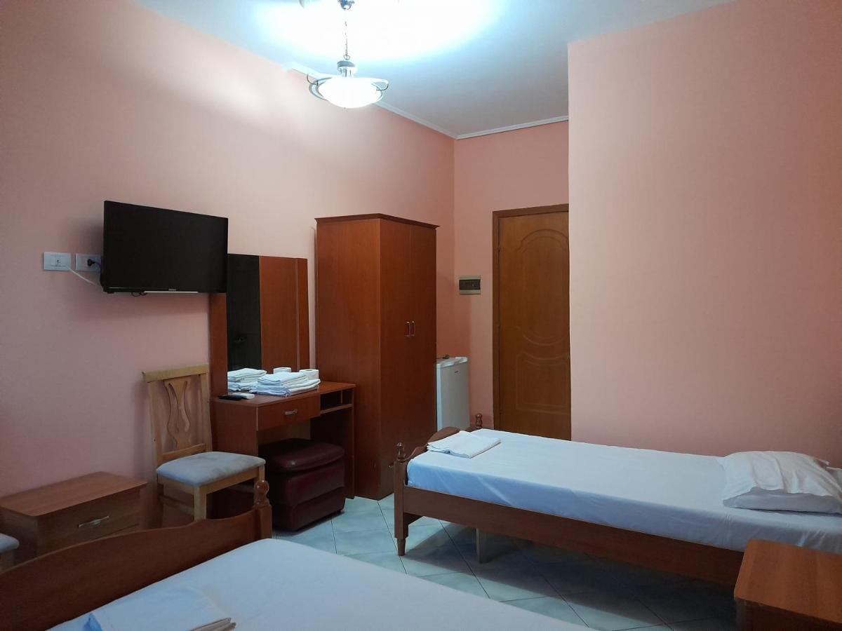 Hotel Rossi Вльора Екстер'єр фото