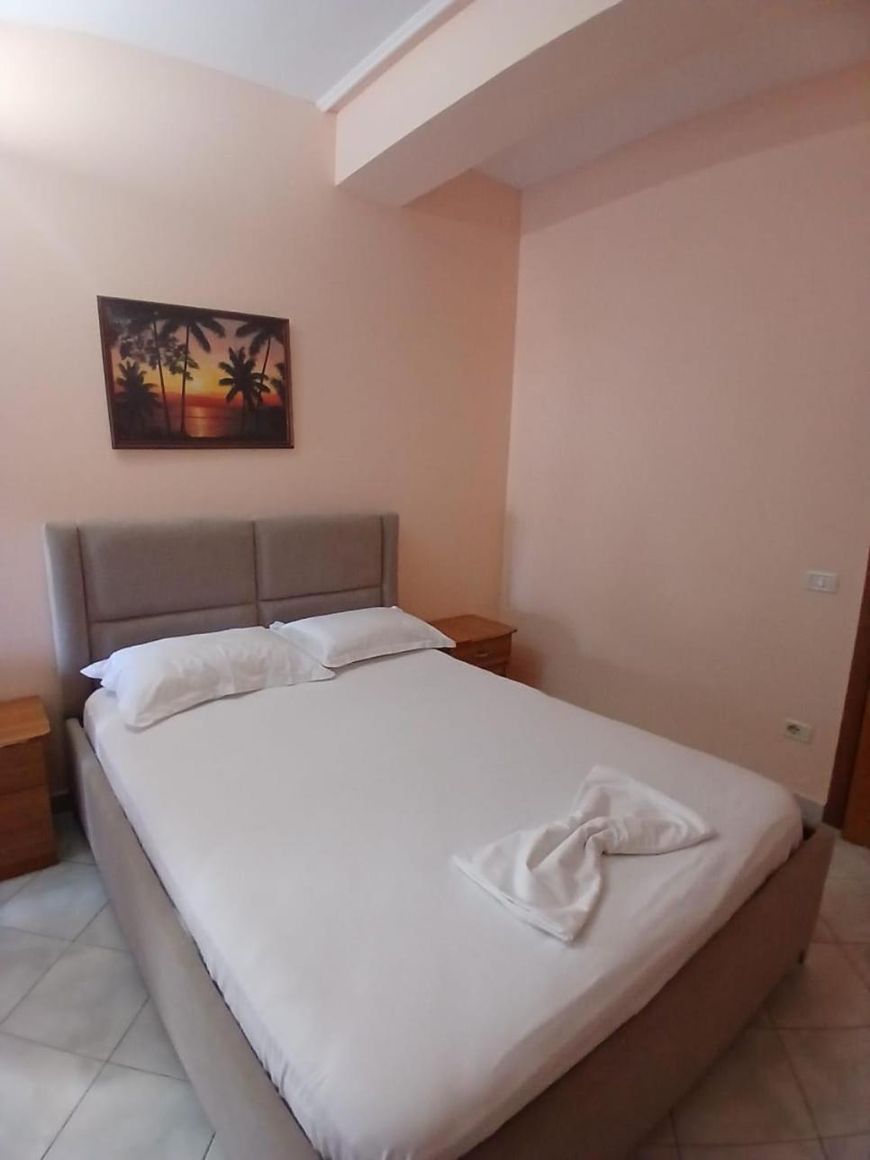 Hotel Rossi Вльора Екстер'єр фото