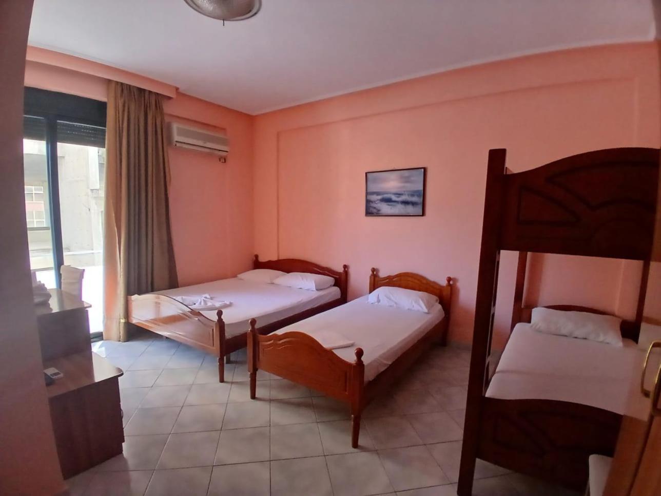 Hotel Rossi Вльора Екстер'єр фото